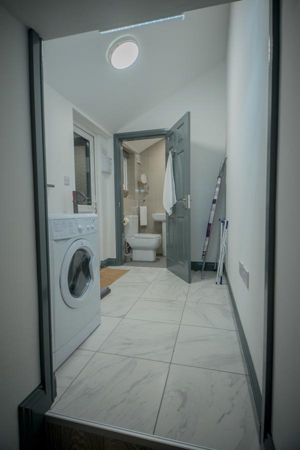Barnston House - Heswall - Spacious Homely Holiday Home By Rework Accommodation Bagian luar foto